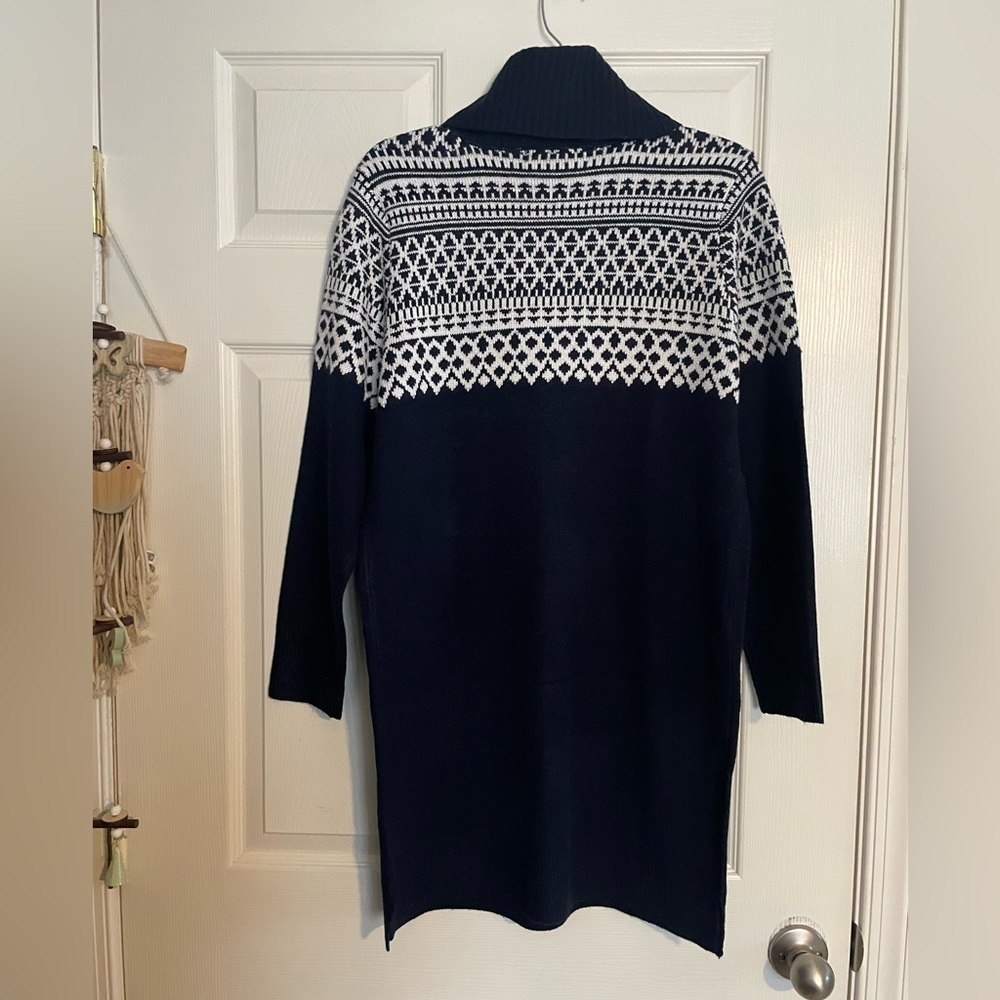 Gloria Vanderbilt Navy and White Patterned Turtleneck Sweater - Picture 7 of 8